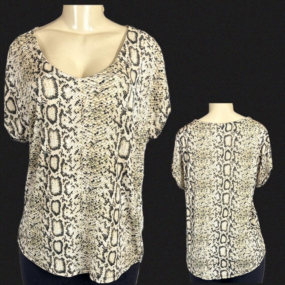 Jaclyn Smith Collection L Snakeskin Print V-Neckline Top Short Sleeve Tan Black